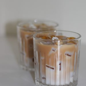 Iced Latte candles that are Coffee scented. Made with soy wax, bee wax and a cotton wick that burns for a long time.