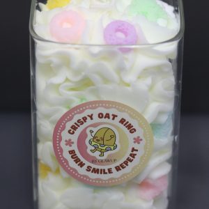 Crispy Oat Ring candles that are White Peach & Oolong scented. Made with soy wax, bee wax and a cotton wick that burns well with no toxins.