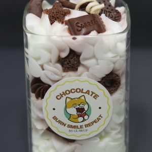 Chocolate candles that are Chocolate scented. Made with soy wax, bee wax and a cotton wick that burns well with no toxins.