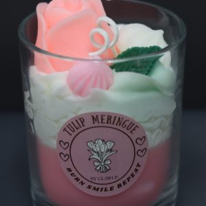 Tulip Meringue candles that are Goji & Tarocco Blood Orange scented. Made with soy wax, bee wax and a cotton wick that burns well with no toxins.